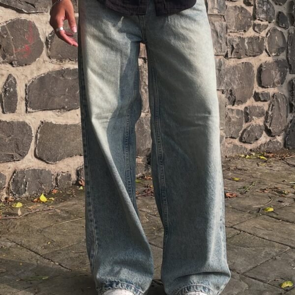 Lylatul Melted Ice Unisex Jeans Cool Tone Clean Fit Effortlessly Fresh